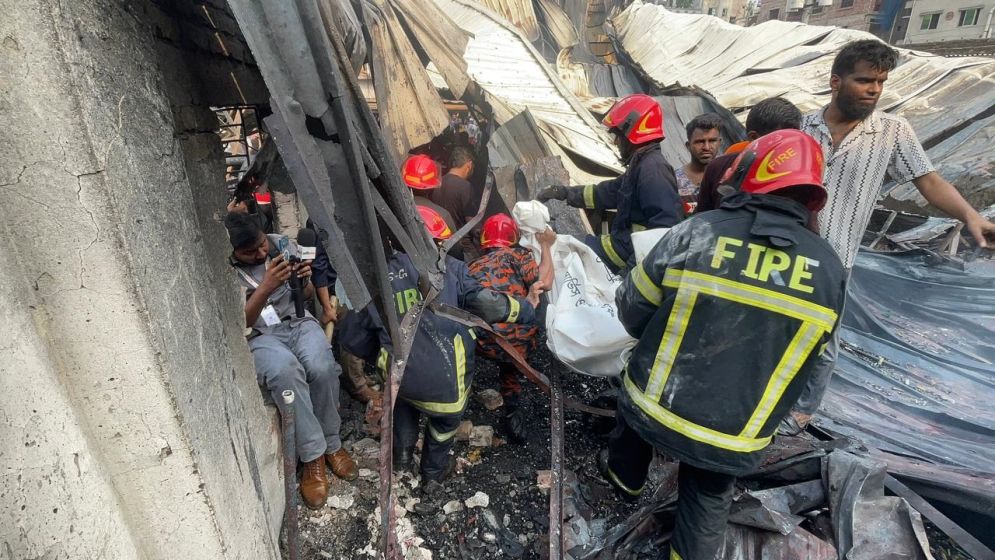 Tragedy in Keraniganj: Gas Lighter Factory Fire Kills 5