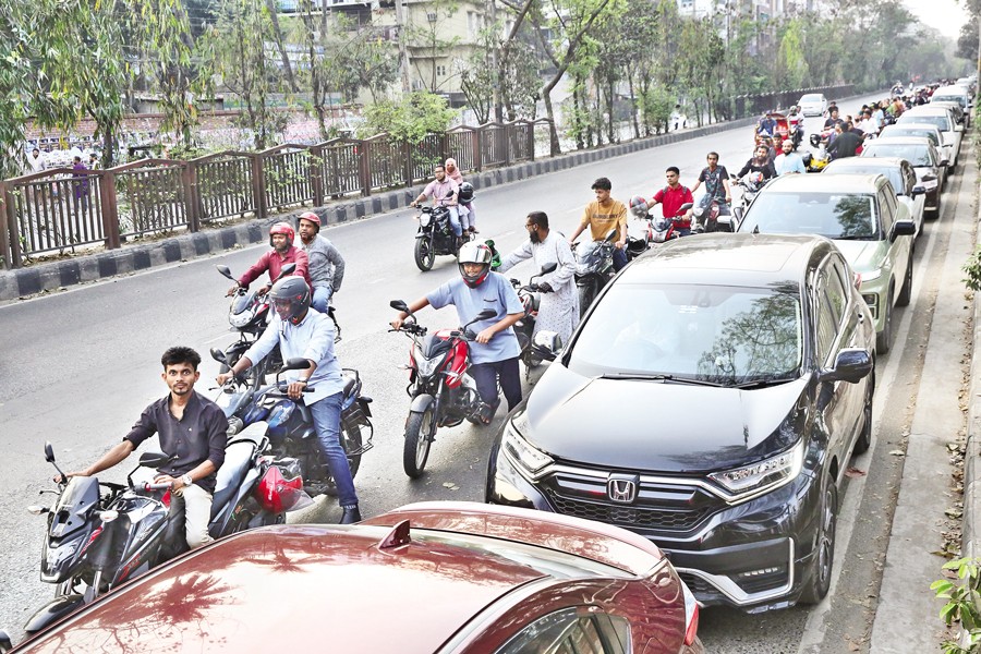 Long queues at city petrol pumps persist amid supply crunch