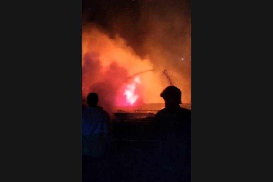 Fire at Uttara’s Diabari slum brought under control