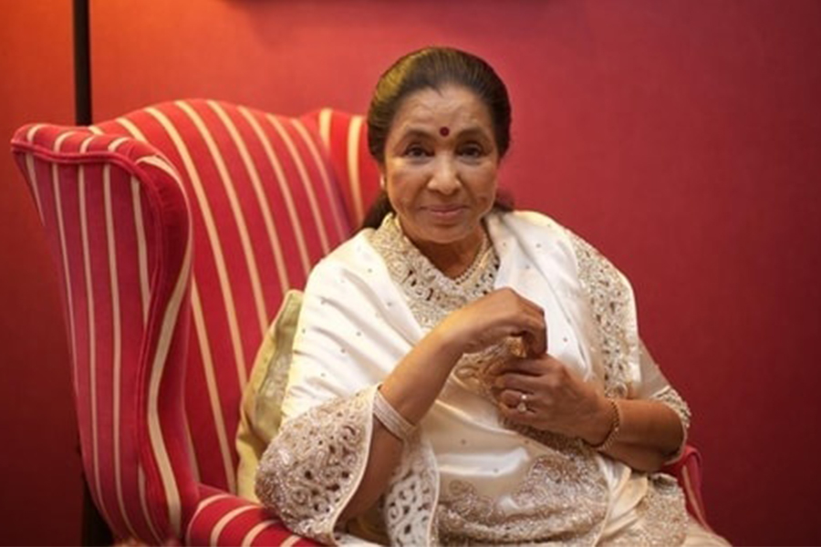Playback icon Asha Bhosle dies at 92
