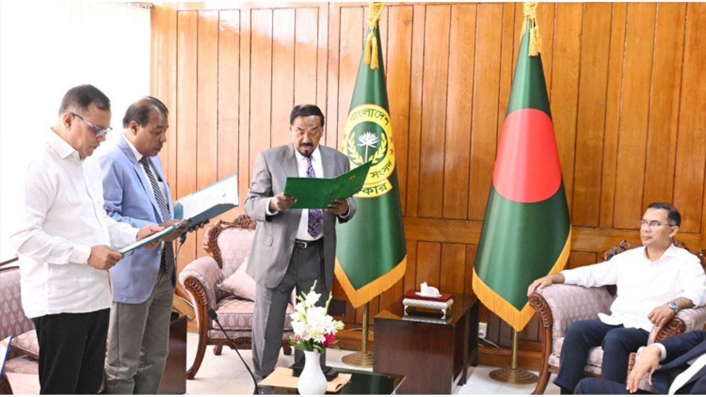 Two New MPs Sworn In Before Prime Minister