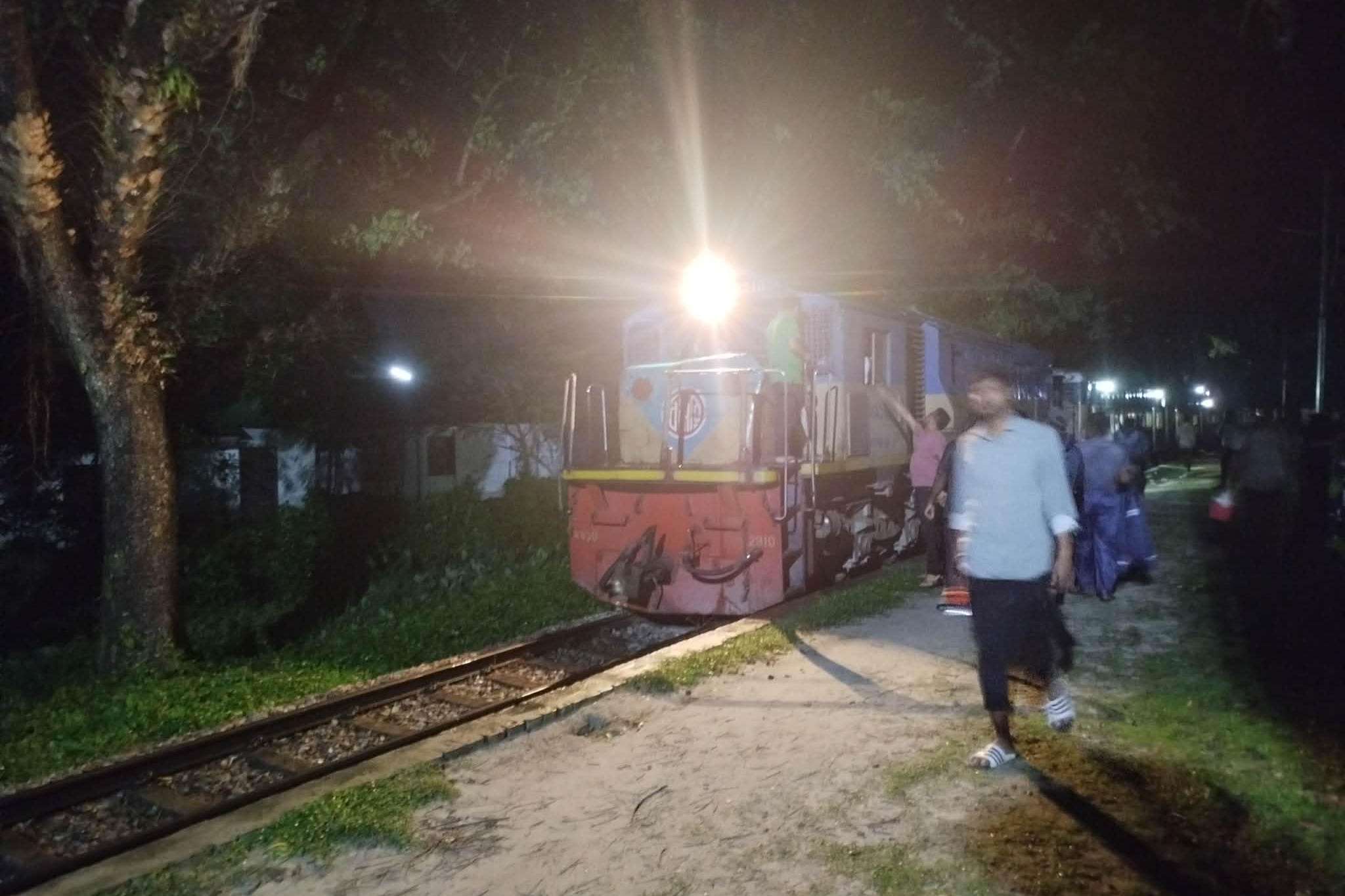 Train Services Restored on Dhaka-Mymensingh Route After Tree Blockage