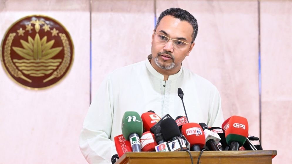 Bangladeshi tailor in Dubai