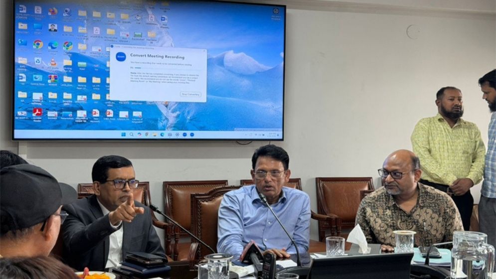 Bangladeshi tailor in Dubai