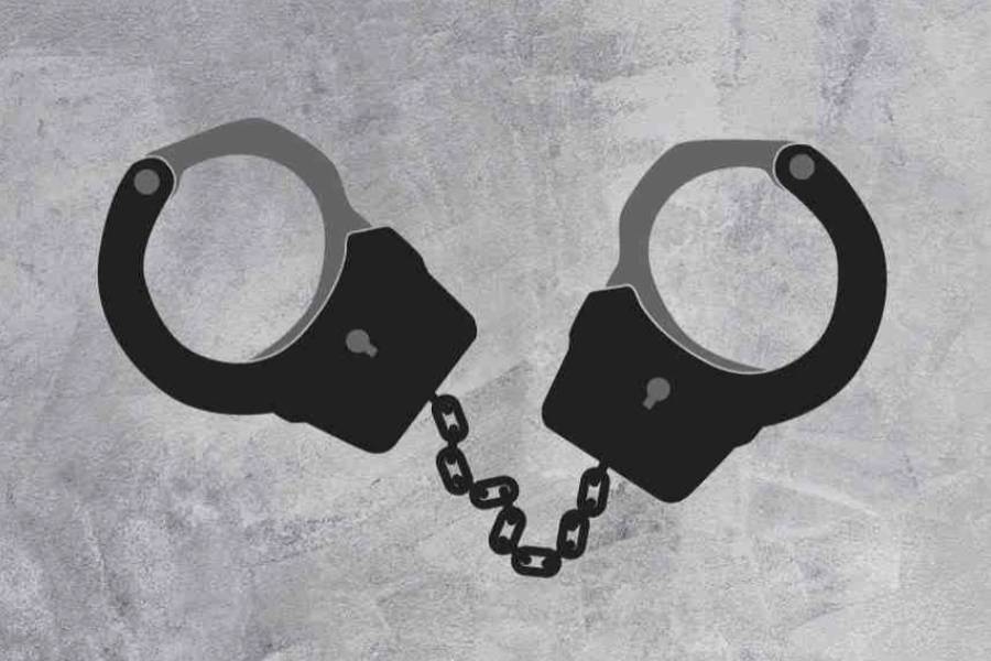 Two snatchers arrested over Mohammadpur mugging incident