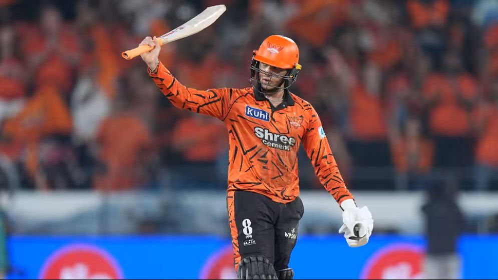 Sharma the entertainer helps Hyderabad to win over Capitals