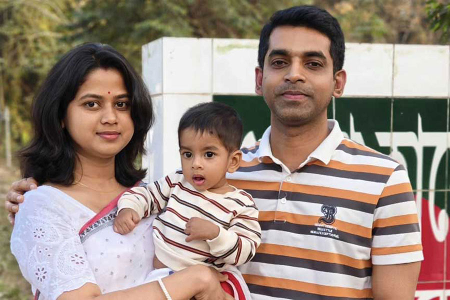 Customs official’s body arrives home, leaving sorrow and unanswered questions