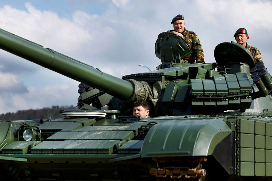 World defence spending up 2.9% as US decline offsets Ukraine-related freeze