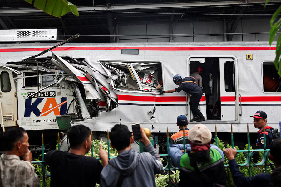 Death Toll Climbs to 14 in Indonesia Train Crash, Evacuation Ongoing