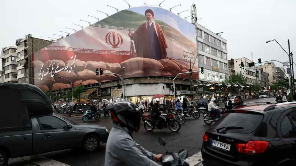 Iran’s Guards Grab Wartime Control, Eroding Supreme Leader’s Authority