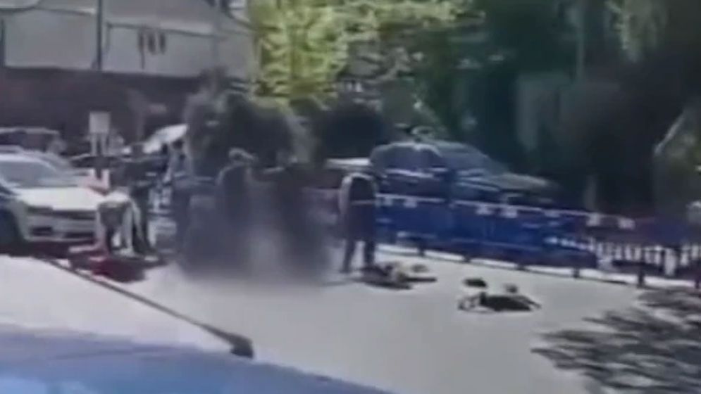 2 Jews stabbed in London, condition critical