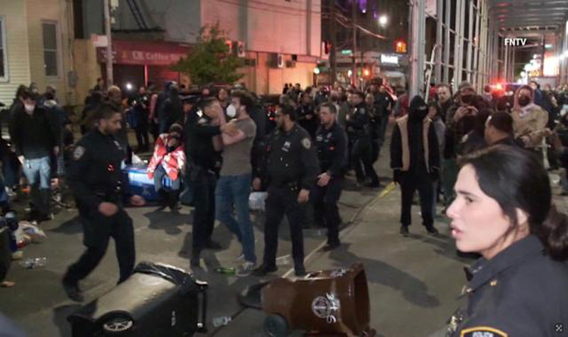9 Arrested in Police-Clash with crowd during hospital lockdown in New York