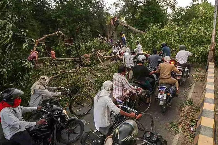 Severe Storm in Uttar Pradesh Leaves About 90 Dead