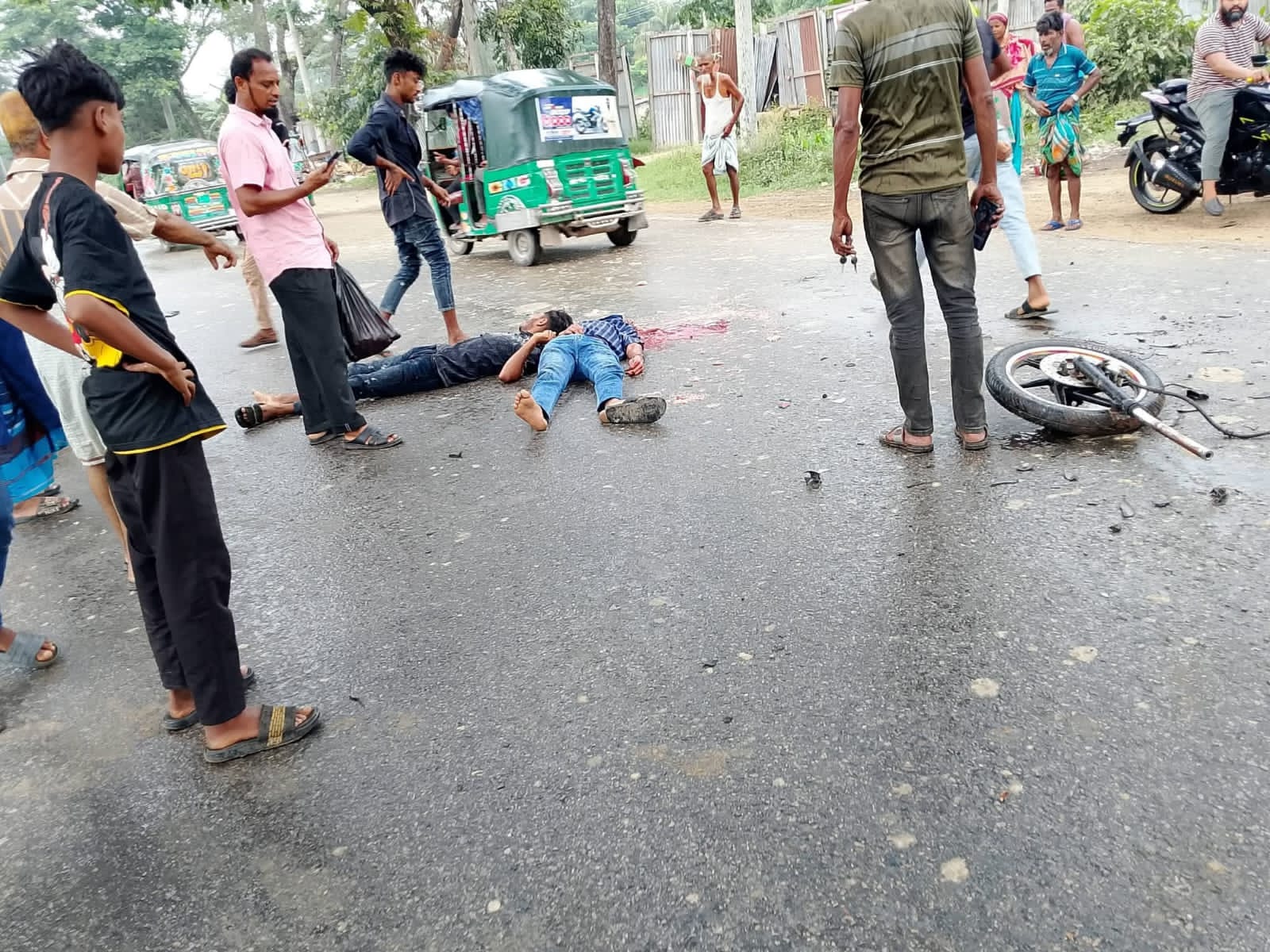 Youth killed in truck crash in Noakhali