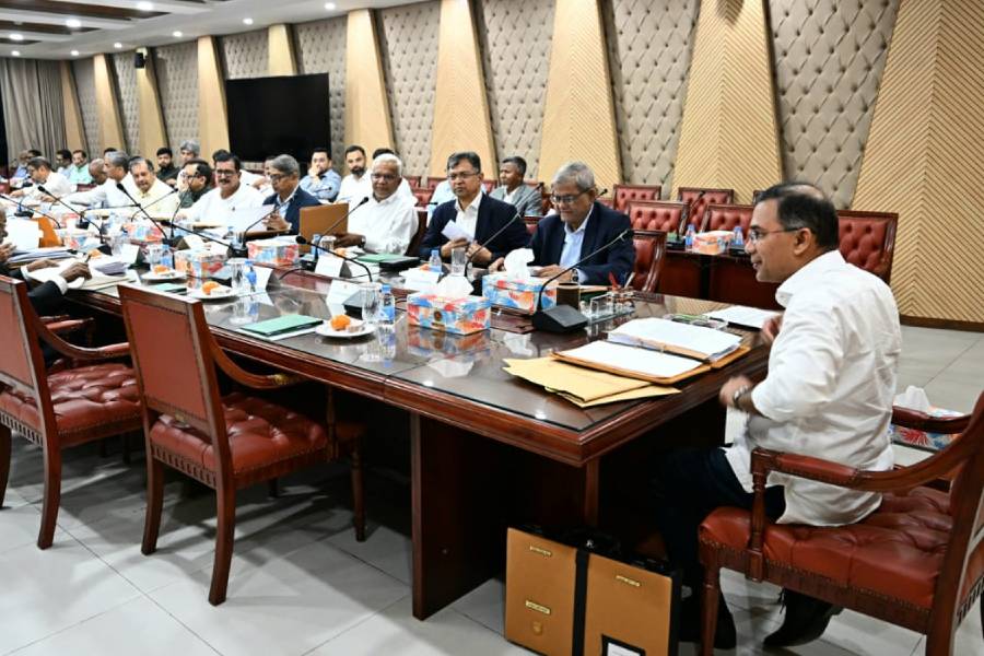 Cabinet meeting underway at Secretariat