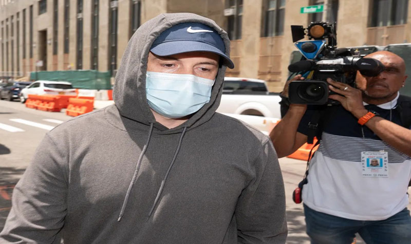 New York police officer pleads guilty to sexual relationship with female inmate
