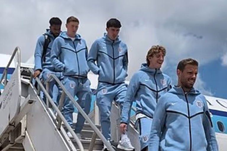 England Team Flies to World Cup on Trump's ICE Deportation Plane