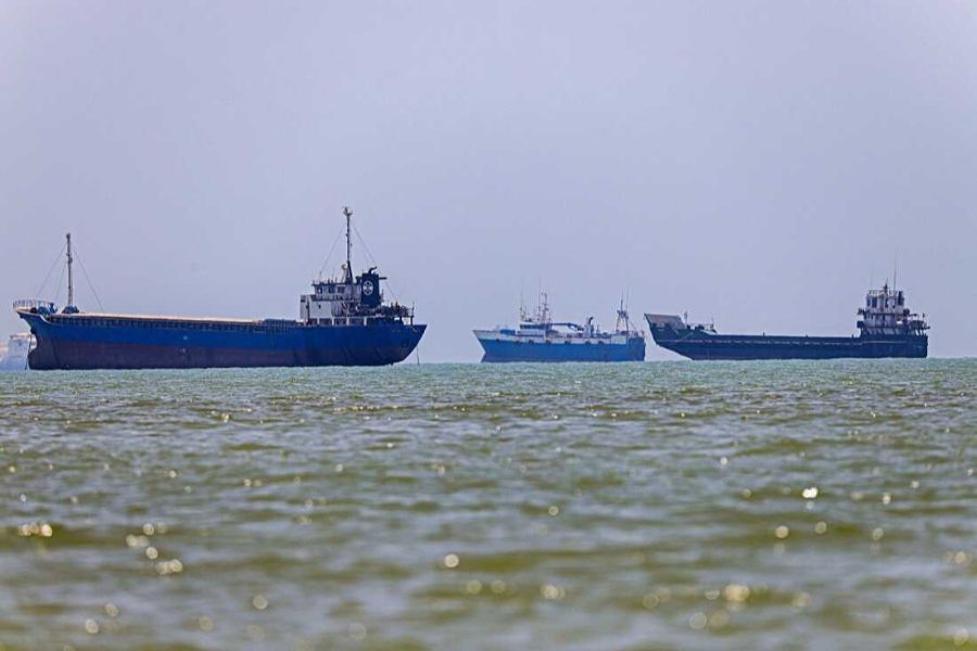 US Lifts Blockade on Iran’s Sea Routes After Peace Deal