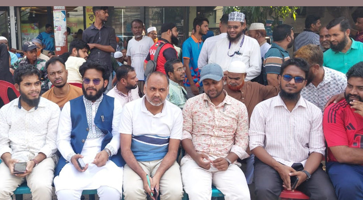BNP, Jamaat activists take position near Rajshahi University