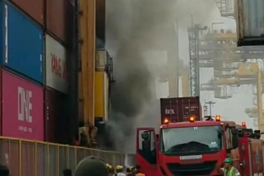 RTG Crane Blaze Contained at Chittagong Port