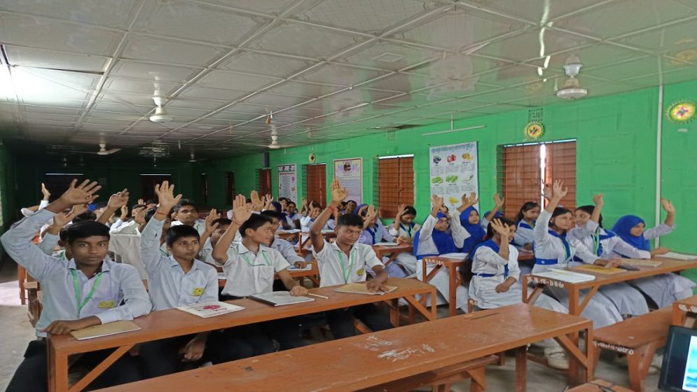 School Program in Dinajpur Highlights Risks of Plastic Pollution