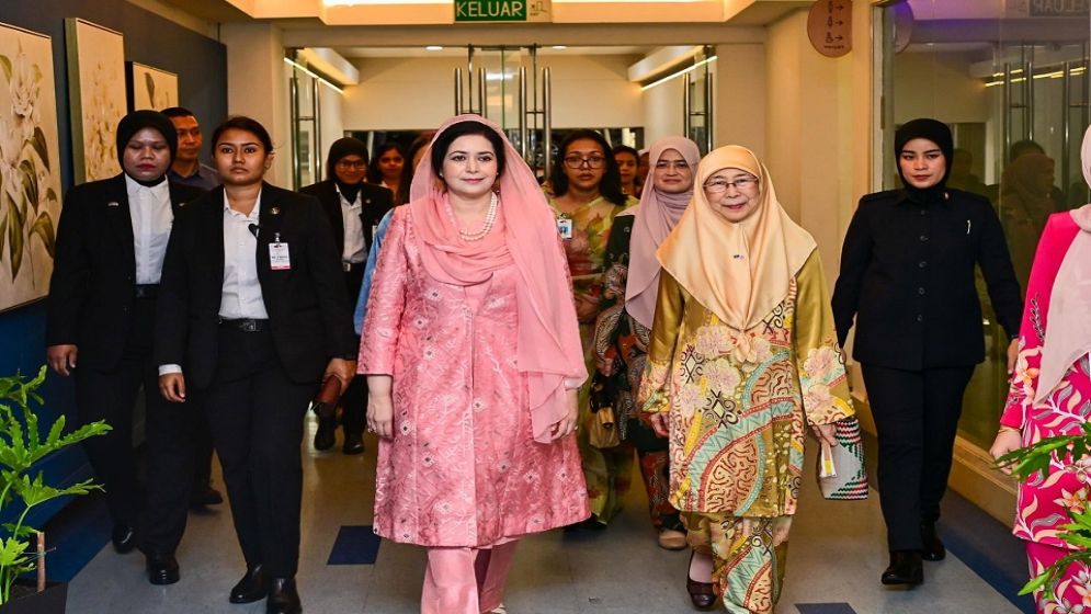 Zubaida Rahman on Cultural Tour in Putrajaya Amid Malaysia Visit