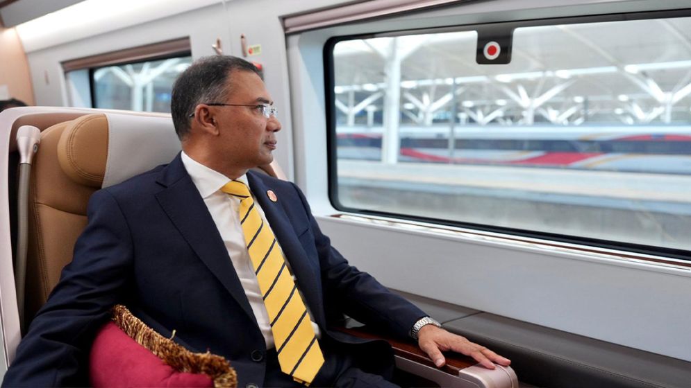 High-Speed Rail Journey: Tarique Rahman Moves from Dalian to Beijing