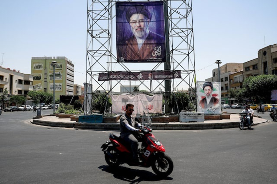 US, Iran Teams En Route to Doha with Talks Still Unconfirmed