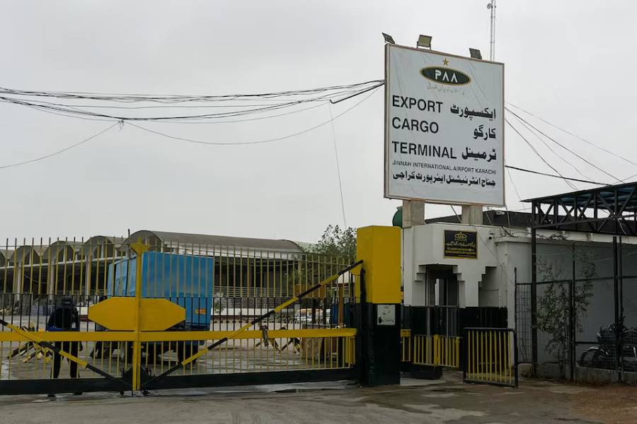 Karachi Coast Search Continues for Lost Cargo Plane