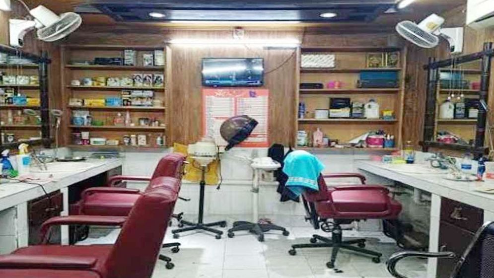 Dhaka Salon Blast Leaves 10 People Injured