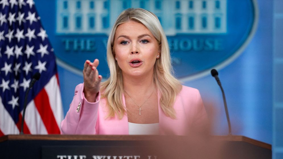 US shortens foreign journalist visas to 240 days, caps Chinese reporters at 90