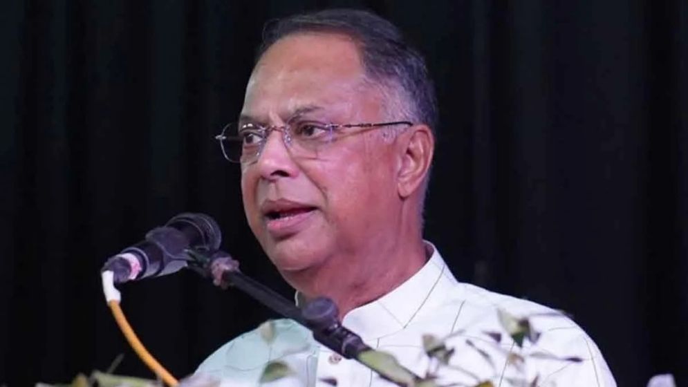 Govt sets 10,000MW solar power generation target: Energy Minister