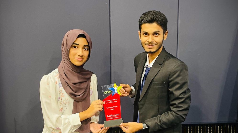 Bangladeshi student wins 'Confidence Spark Award' in Malaysia