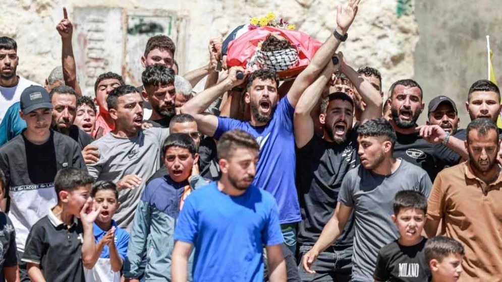 Deadly Gaza Strikes Claim 11 Lives, Including Children