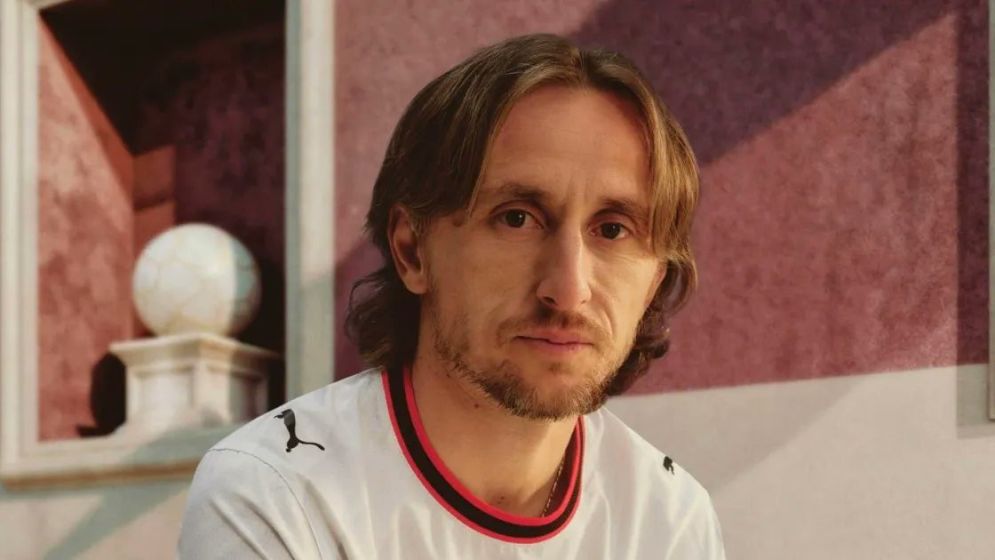 Modric to continue Milan journey after extending deal