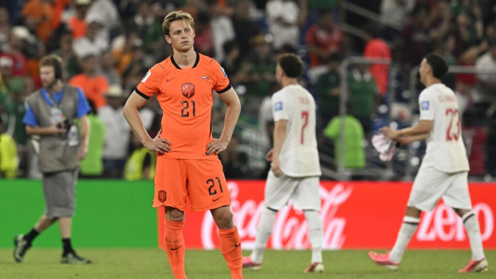 Frenkie de Jong faces recovery period after ligament tear