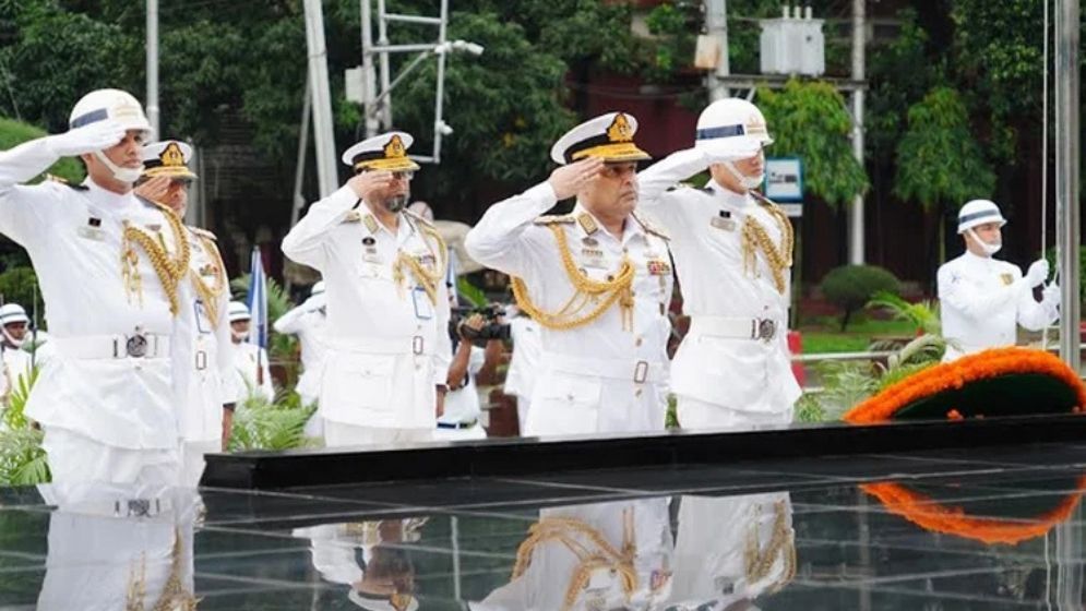 Navy chief commemorates sacrifices with tribute at Shikha Anirban