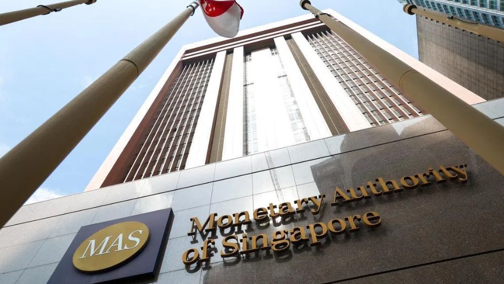 Singapore Moves to Strengthen Currency Policy Amid War-Driven Risks