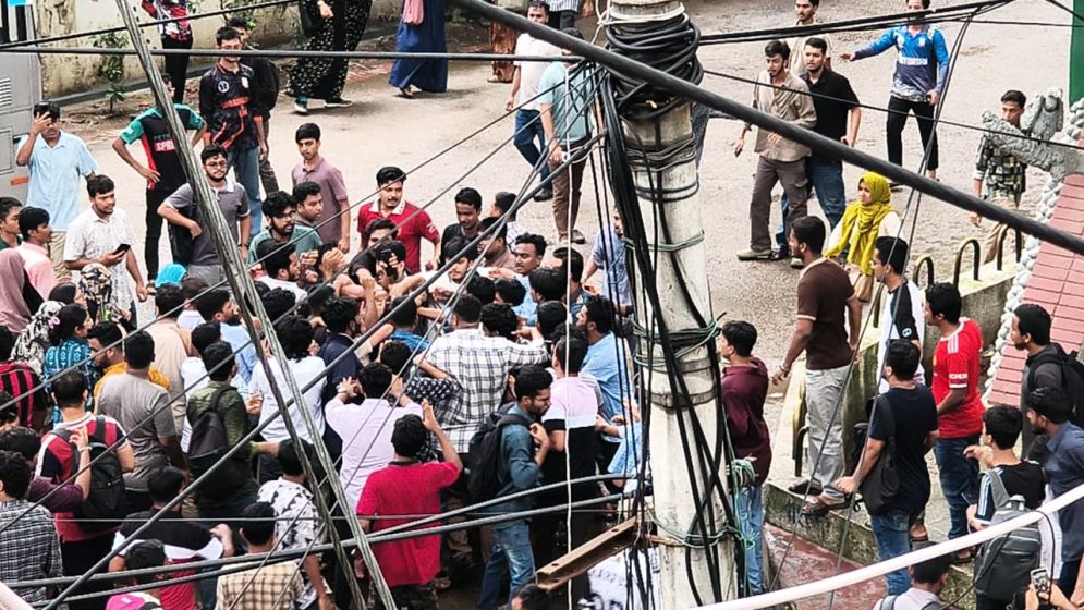 50 Students Injured in JnU Clash Over Political Rivalry