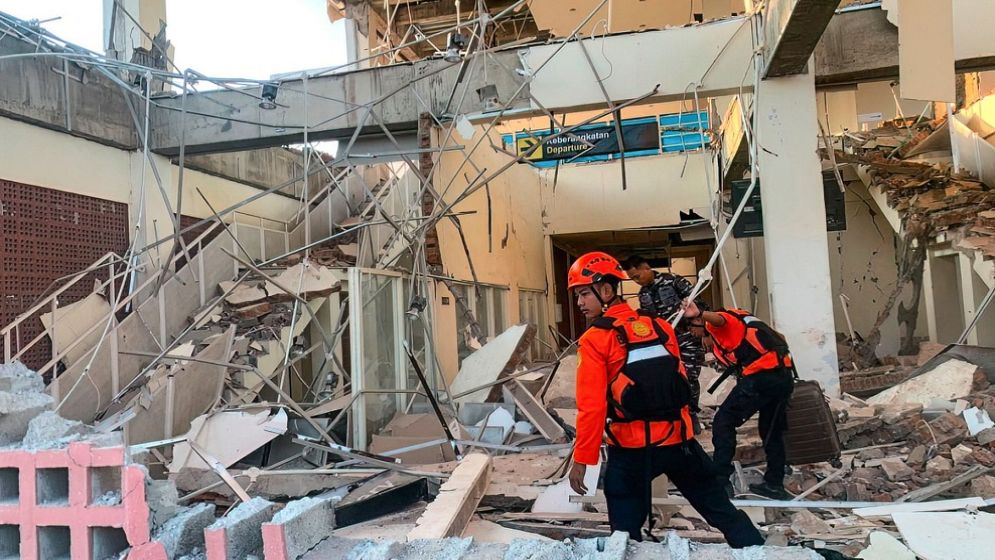 Rescuers Race to Find Survivors as Indonesia Quake Toll Hits 38