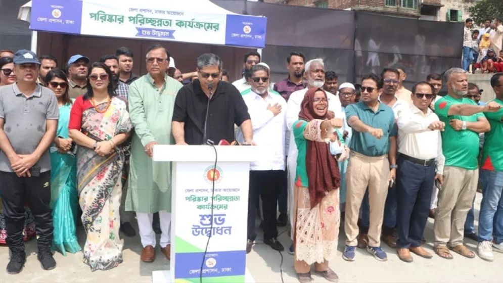 Massive Cleanup Drive Begins to Revive Old Buriganga