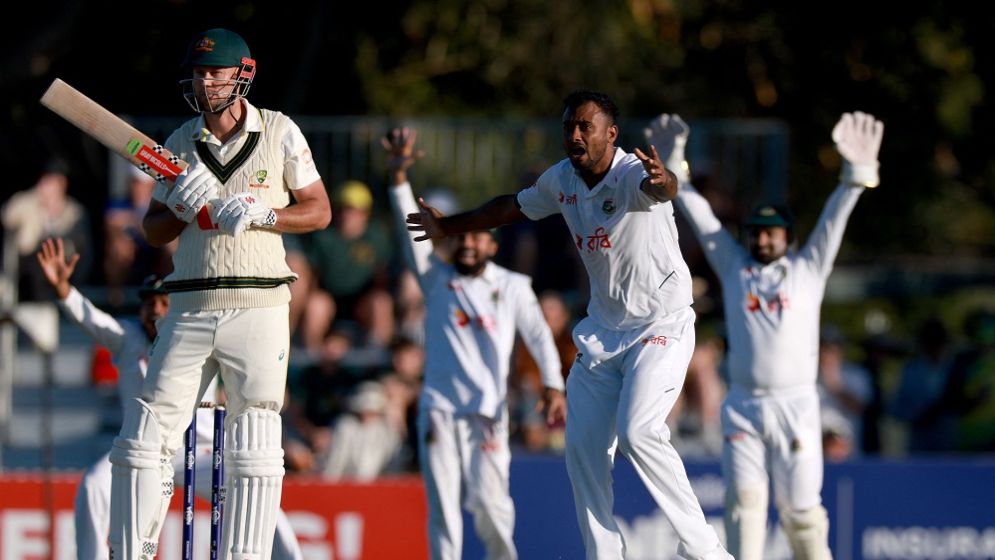 Australia Seize 101-Run Lead in Wicket-Filled Second Test Opener