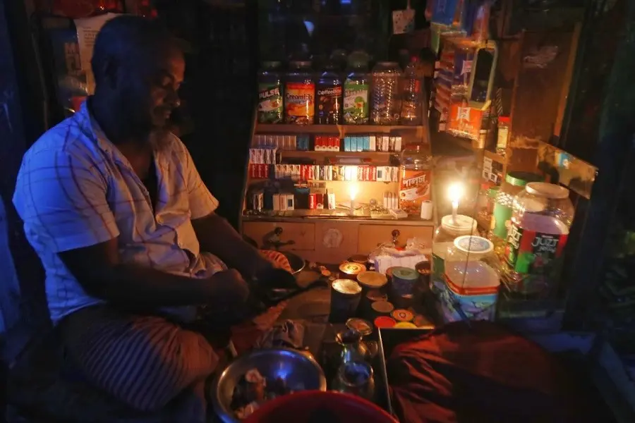 Dhaka Residents Suffer as Gas Crisis Fuels Load-Shedding