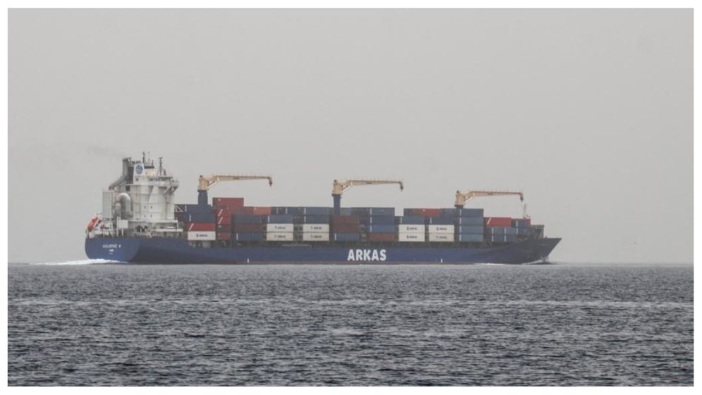 Houthi Attack Sets Saudi Oil Tanker Ablaze in Red Sea