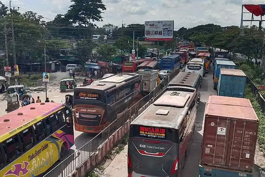Traffic Gridlock Claims Life of Heart Patient on Dhaka-Chattogram Route