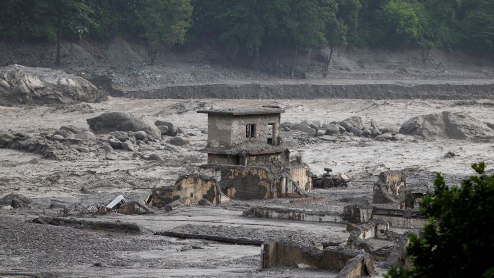 Nepal-China Floods: Rescuers Dig Tunnel for Trapped Workers