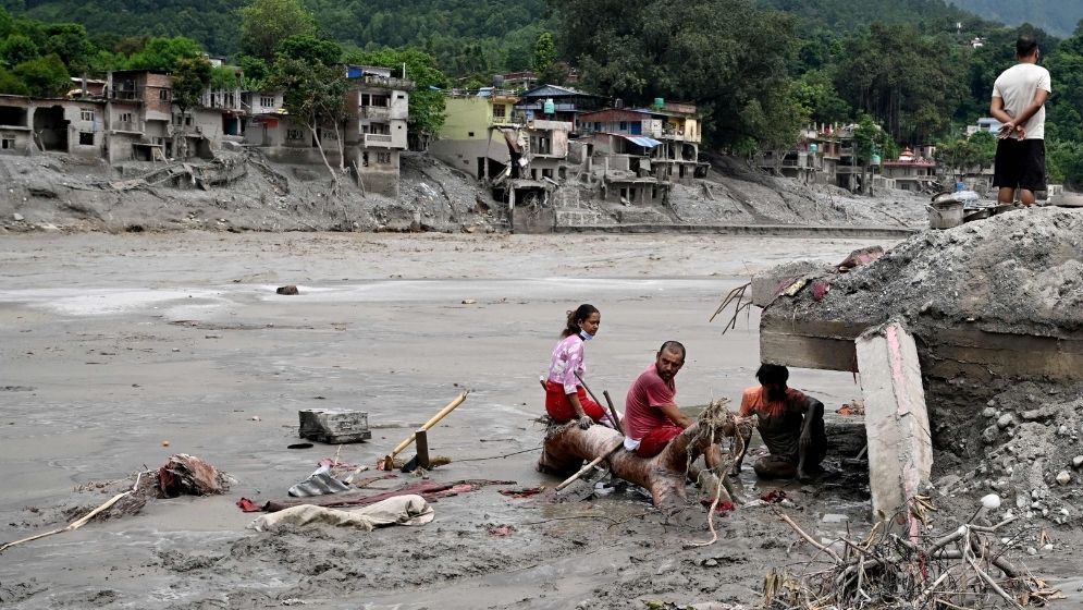 China takes action against 10 over mudslide misinformation