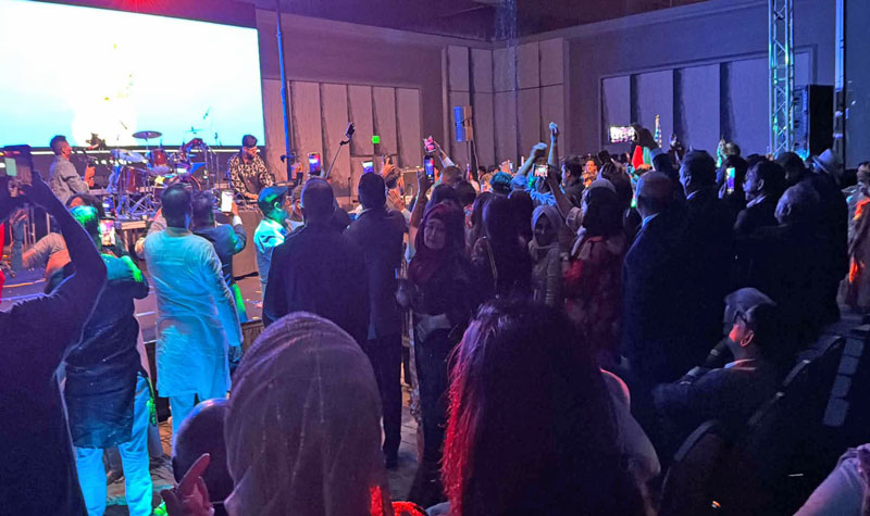 Sanjay Electrifies Audience on Second Day of Los Angeles FOBANA Convention