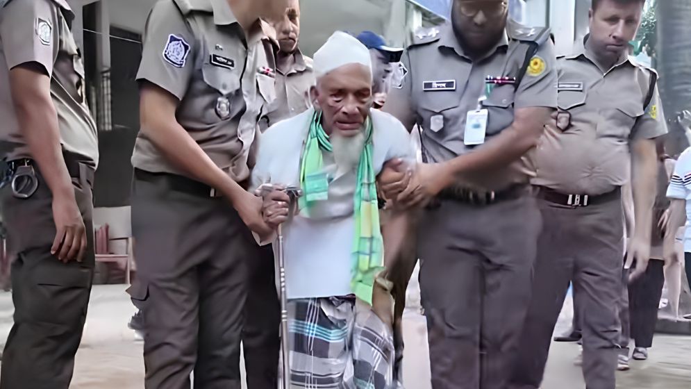 104-year-old man turns himself in for 26-year-old murder case
