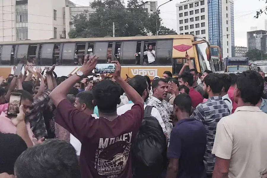 Mohakhali Road Blocked by Transport Workers, Traffic Comes to a Standstill